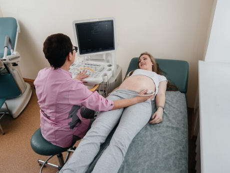 You are currently viewing What Makes Madhup Hospital a Trusted Choice for High-Risk Pregnancy Management in Indirapuram?