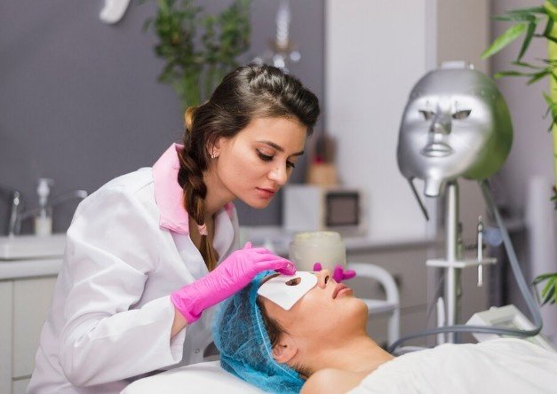 You are currently viewing What are the Most Popular Aesthetic Treatments Offered at Madhup Hospital?