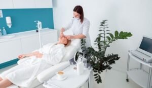 Read more about the article Are Minimally Invasive Aesthetic Procedures Performed at the Best Aesthetic Hospital in Laxmi Marg?