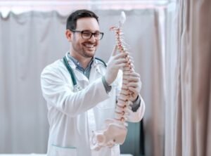 Read more about the article What conditions are treated by the Best Orthopedic Surgeon in Indirapuram at Madhup Hospital?