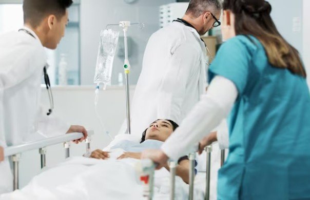 You are currently viewing Are Emergency Medical Services Available at Madhup Hospital in Indirapuram?