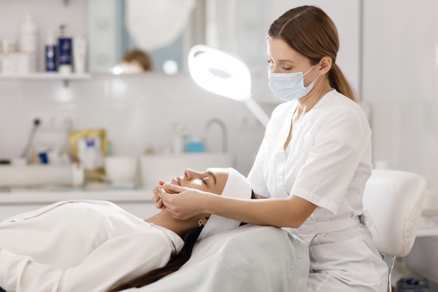 You are currently viewing Which Skin Care Treatments Are Safe for Sensitive Skin?