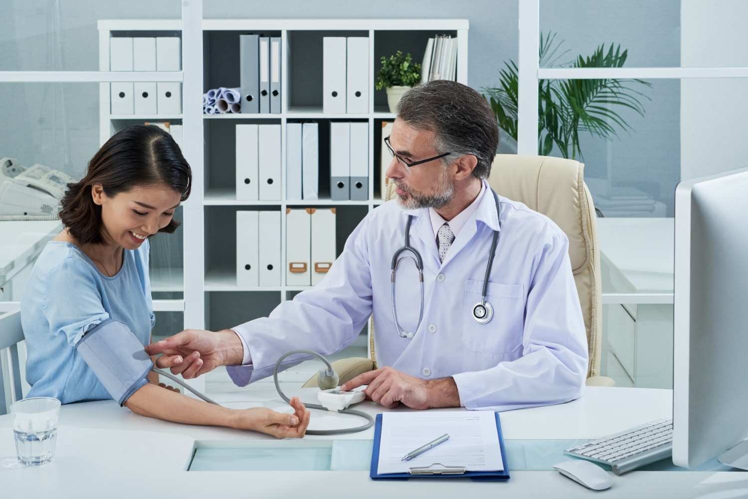 You are currently viewing How can the Best General Physician Doctor in Ghaziabad help manage chronic diseases such as diabetes and hypertension?