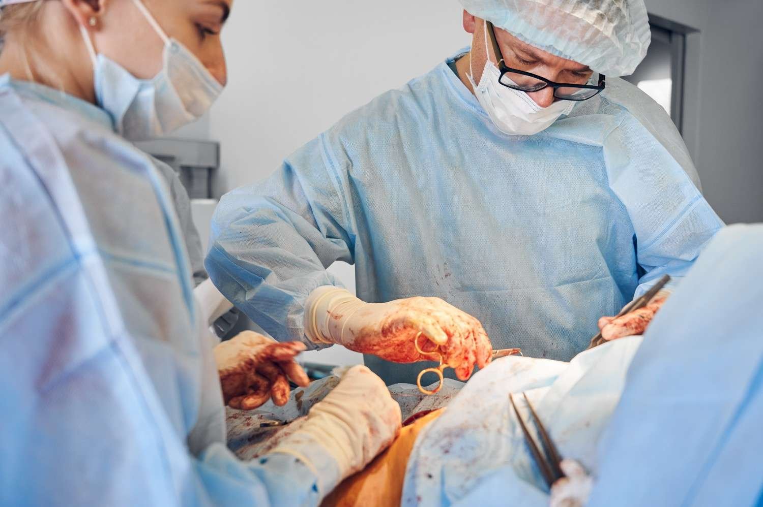You are currently viewing How does a Fistula Surgeon in Indirapuram at Madhup Hospital diagnose an anal fistula?