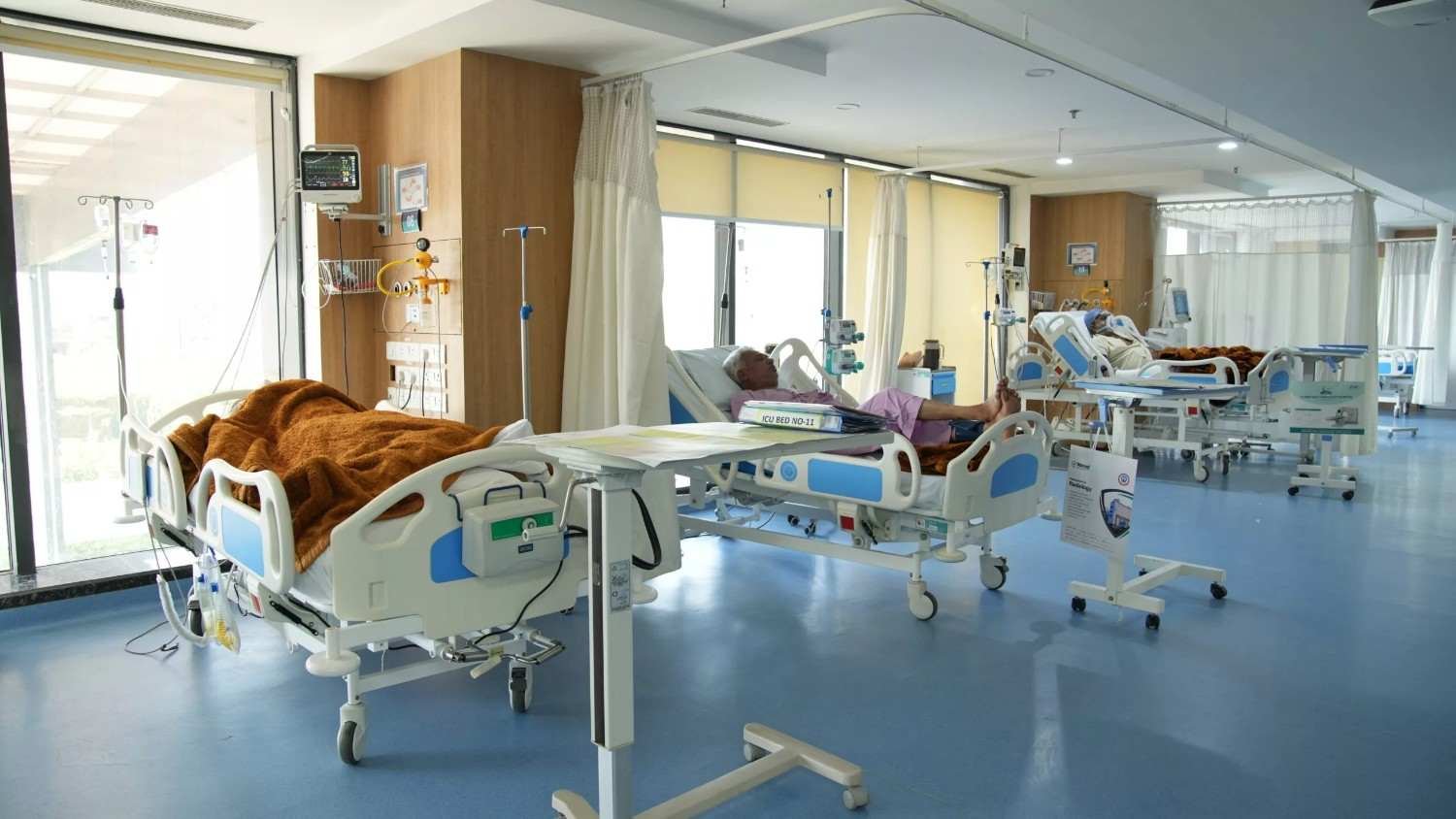 You are currently viewing What Specialties Are Available at Madhup Hospital in Indirapuram?